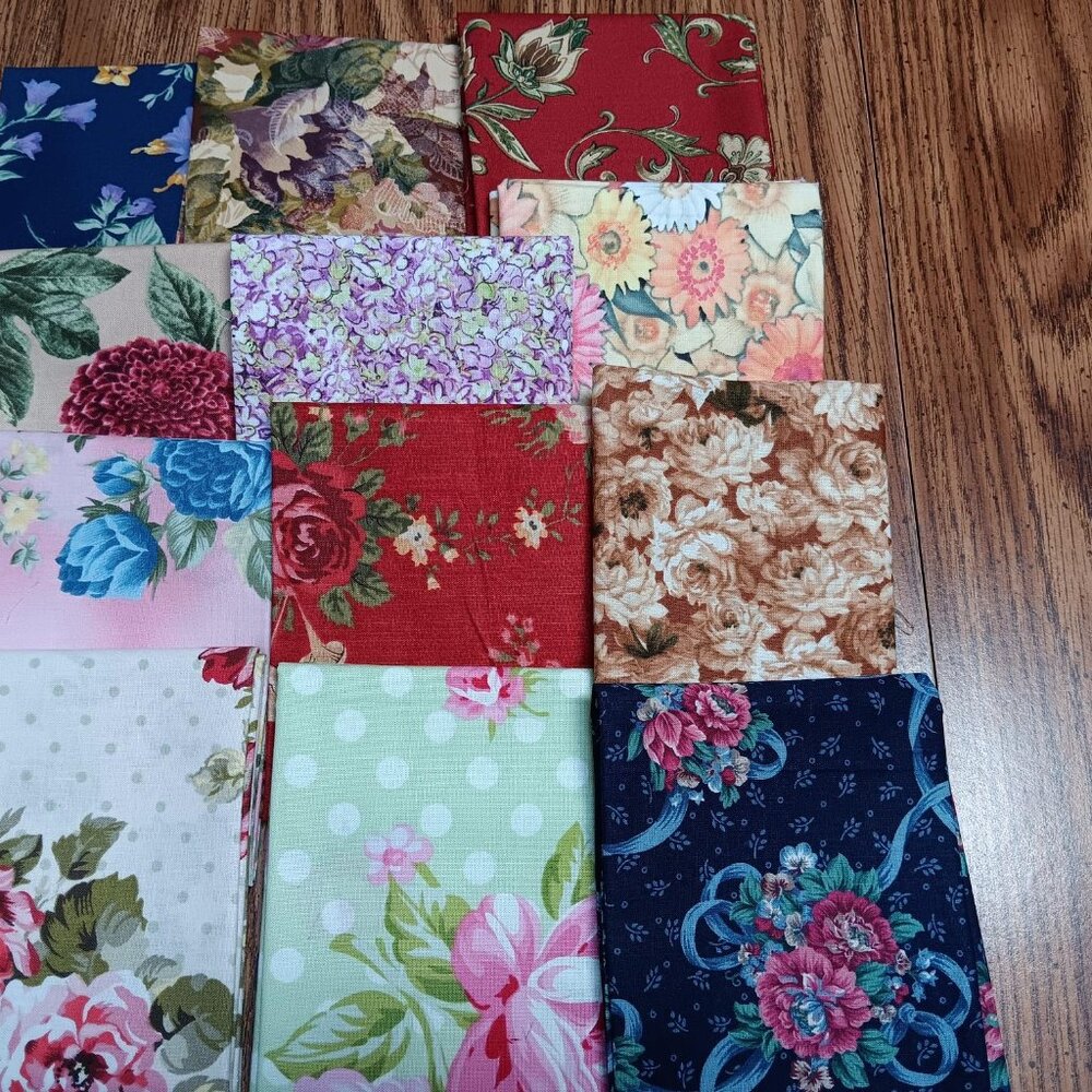 #346  12 Assorted Floral Fat Quarters Sunflowers, Mums New Quilt Fabric
